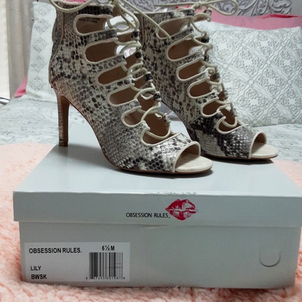 Snake skin sandal